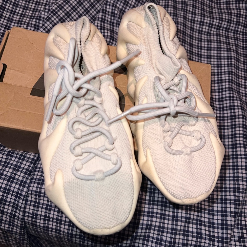 Yeezy Sneakers in Light Cream/Off-White